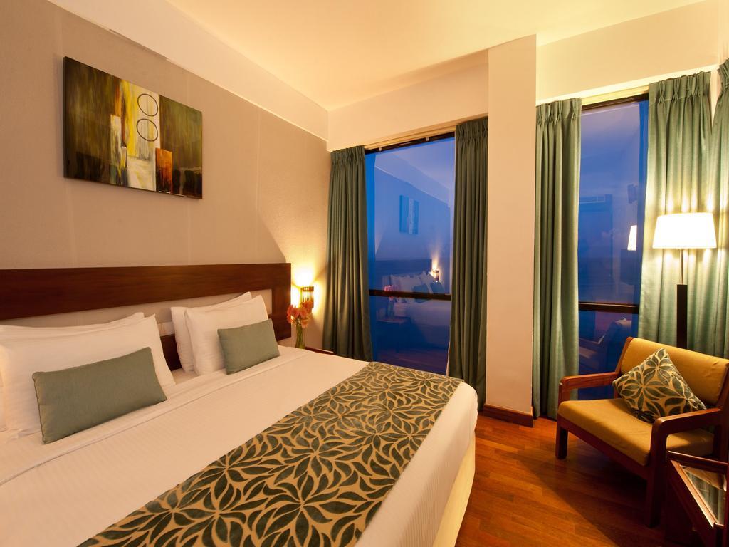 The Ocean Colombo Otel Dış mekan fotoğraf